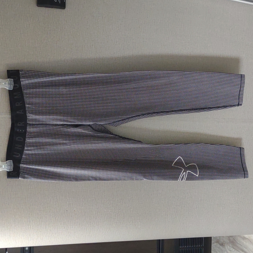 Under Armour women's leggings.